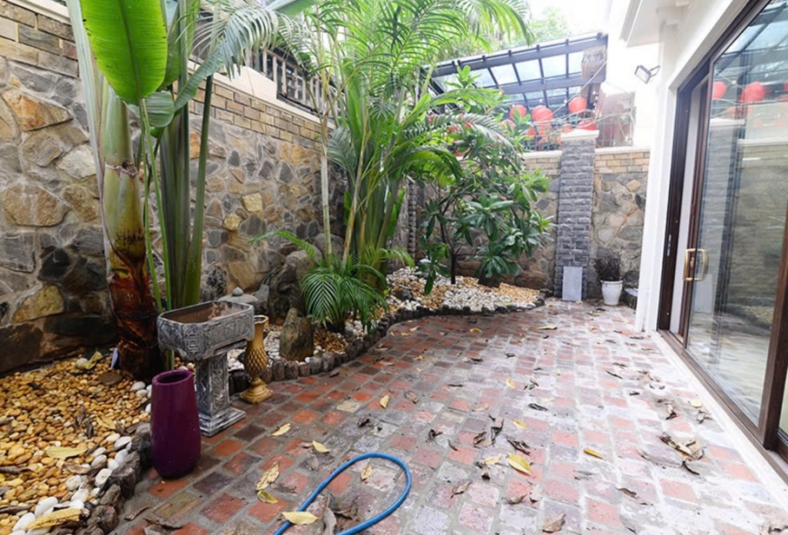 Simple house for rent in Ciputra, Tay Ho, Ha Noi